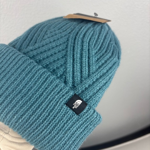 NWT The North Face Reyka Reversible Beanie - Picture 2 of 10